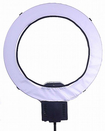 ���� �� NanGuang CN-R640 Ring Light