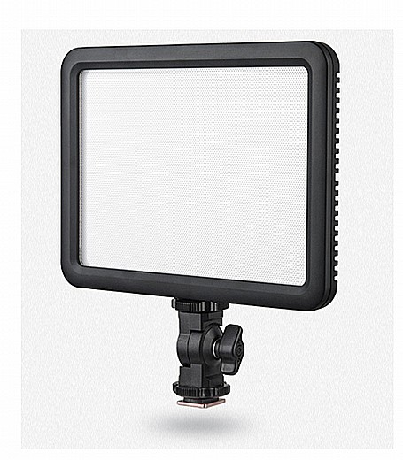 ��� �� GODOX Ultra Slim LEDP120 Video Light